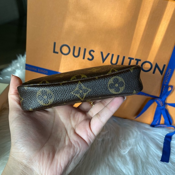 100% Authentic Louis Vuitton monogram mini wristlet FL0038 - Picture 10 of 11